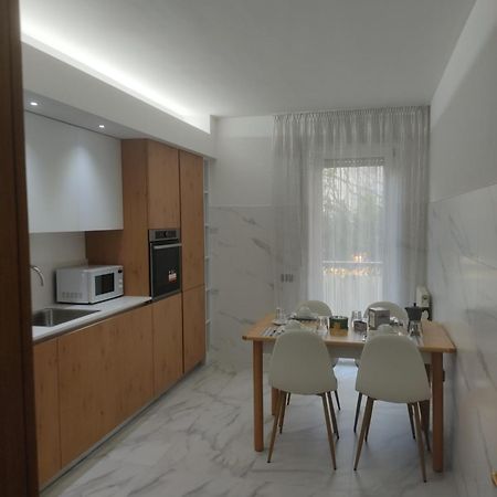 Appartamento Laura 加尔达湖滨 外观 照片